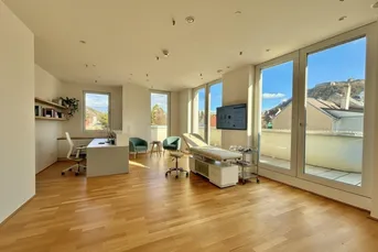 Ordination sucht ärztliche Persönlichkeit | Ärztezentrum mit direktem Blick am Schlossberg | großzügige Außenflächen