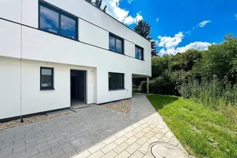 HOCHWERTIGE ERSTBEZÜGE I Häuser + Wohnungen I TOP-Ausstattung I Vollunterkellerung I Privater Zugang zum Kierlingbach I Eigengrund