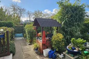 Kleingartenidylle pur: Charmantes 2-Zimmerhaus mit Traumgarten – Liebhaberobjekt in begehrter Lage!