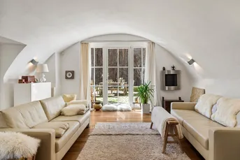 Traumhaft schöne Altbau - Gartenwohnung mit Wellnessbereich in einem historischen, ehemaligen Winzergebäude Erstklassige Lage in Grinzing I 19. Bezirk