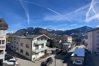 An exceptional 4-bedroom apartment ideally positioned next to the main ski lifts in Zell am See