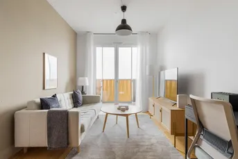 Traumblick über Wien, 27. Stock Q-Tower mit Gym, Interspar &amp; Lounges, 3 Zimmer + Balkon, U-Bahn (VIE281)