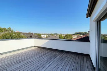 Elegante Dachgeschosswohnung mit großzügiger Terrasse!