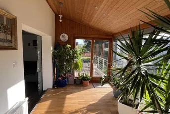 Einziehen und wohlfühlen: Modernes Einfamilienhaus mit Wintergarten!