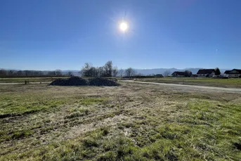 NATUR PUR: vollerschlossenes Grundstück in Aussichtslage