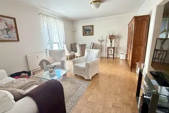 Ruhige 3 Zimmer Wohnung mit Tiefgaragenstellplatz