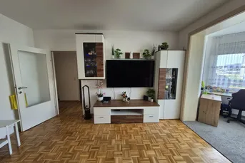Helle Familienwohnung im Top-Zustand mit südseitiger Loggia