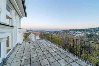 Exklusive Dachgeschosswohnung mit Terrasse und beeindruckendem Fernblick – ca. 211,36m² Wohnfläche