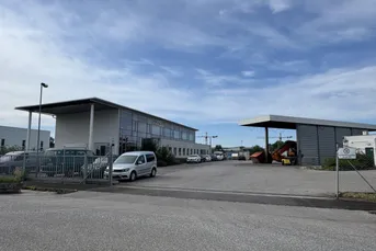 Bürostandort mit Mehrwert: Tankstelle, Waschplatz &amp; bis zu 800 m² Freifläche