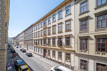 Zinshaus aus langjährigem Privatbesitz – Naschmarkt ums Eck – U4 Kettenbrückengasse ca. 150 m