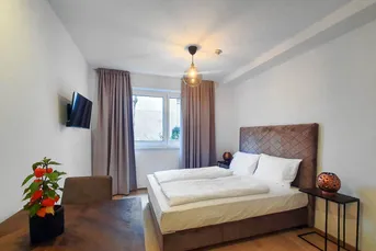 Attraktives Renditeobjekt in Ottakring: Sanierte Gewerbeeinheit mit 4 Apartments in Top-Lage nahe Brunnenmarkt