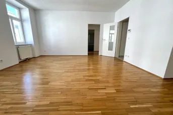 Helle 63m² Altbauwohnung, 2 Zimmer, Einbauküche, Aufzug zu kaufen für 355.000 €