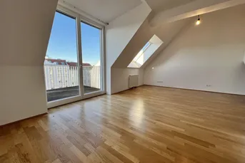 Lichtdurchflutete Maisonette-Wohnung im Dachgeschoss: 4-Zimmer mit großzügiger Terrasse