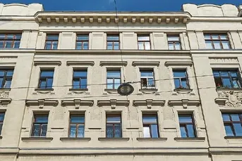 1060 Wien | stilvolles ZINSHAUS 1.824 m² | 14% leer| Lagezuschlag | DG 470 m² genehmigt | Nähe U4