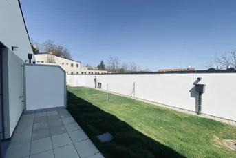 Gemütliche Zwei-Zimmer-Wohnung mit Eigengarten im Danube Hills
