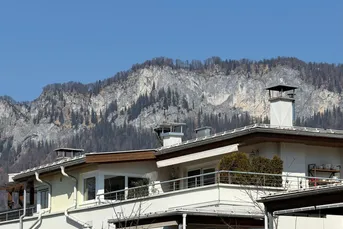 In Bestlage möblierte Maisonettewohnung mit zwei Tiefgaragenplätzen