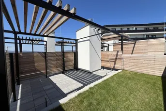 Dachgeschoss-Maisonette mit Klima, Fenster im Bad und Dachgarten Nähe U1 Hauptbahnhof Wien