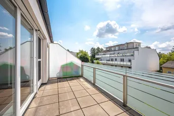 TERRASSENWOHNUNG | 3 ZIMMER | 2 STELLPLÄTZE