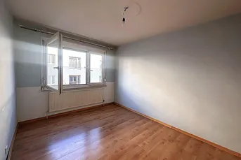 PERFEKTE LAGE - Helle 3-Zimmer-Wohnung mit separater Küche, LOGGIA und Garage nahe Floridsdorfer Bahnhof