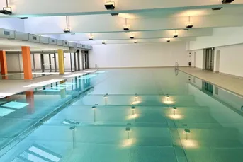 Luxus trifft Natur: Hochwertige Wohnung in Grünruhelage mit Pool &amp; Wellness