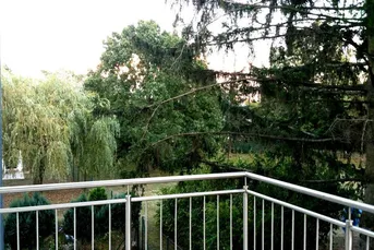 Top modern, großer Balkon – uneinsehbare Grünruhelage!
