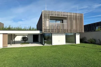 Luxus am Wasser - Architekturvilla mit Atrium, Sauna &amp; direktem See Zugang