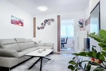 Moderne 3-Zi-Wohnung im 8. Stock. - Mit Parkplatz und Fernblick.