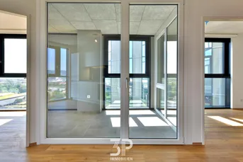 HIGH FIVE: 4-Zimmer Erstbezugswohnung mit großer Loggia