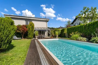 Exklusive Doppelhaushälfte mit Pool – Ihr Rückzugsort mit Urlaubsflair