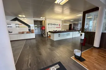Hochwertiges Erdgeschoss Büro ostseitig in Frequenzlage direkt an der Autobahnabfahrt Vorchdorf!