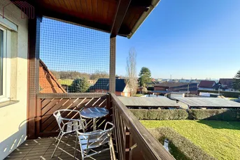 AB SOFORT VERFÜGBAR : Sonnige 2-Zimmer-Wohnung mit Südwest-Balkon und Carport