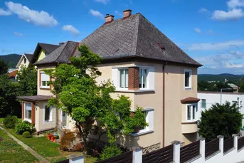 Wohnung in stilvoller Altbauvilla mit traumhaftem Ausblick über Rodaun