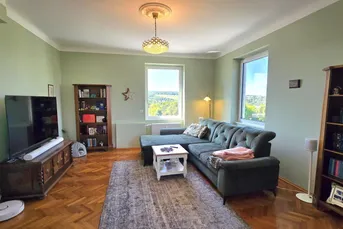 Charmante Wohnung in stilvoller Altbauvilla mit traumhaftem Ausblick