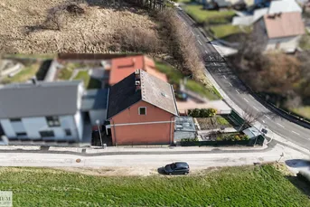 Wohnen mit Charakter – Altbauhaus in sonniger Lage mit Entwicklungschancen