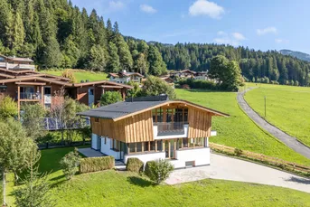 Liebevoll renoviertes Einfamilienhaus in sonniger Hanglage