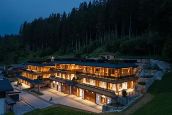 Scheffau Hideaway – Alpiner Luxus am Waldrand mit Pool