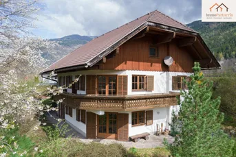 Charmantes Landhaus mit Alpenblick, 2.400 m² Bauland &amp; Ausbaupotenzial