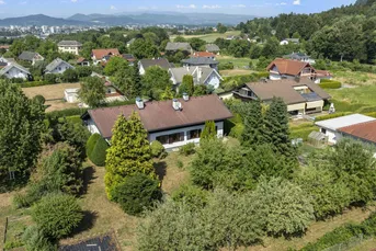 Klagenfurt: Gepflegter Bungalow - in ruhiger Wohngegend &amp; 1.650 m2 großem Garten!