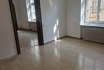 Helles 3 Zimmer Büro beim Rochusmarkt