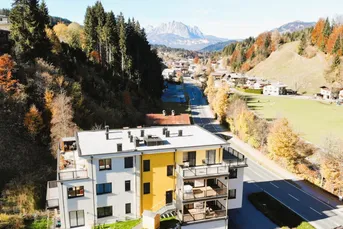 In seiner Art seltenes und daher außergewöhnliches Investitionsobjekt - private Penthouse-Wohnung mit Ordinations-/ Therapieräumen/ touristische Vermietung