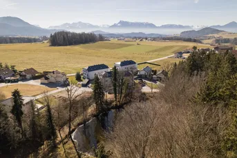 Bis zu 80.000 € Wohnbauförderung möglich: Traumhafte Fünfzimmerwohnung über zwei Etagen mit weitläufigem Garten in Elixhausen