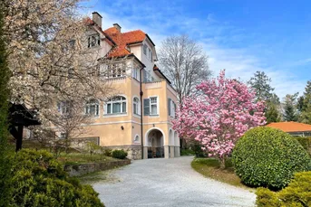 HISTORISCHE VILLA MIT EINZIGARTIGEM CHARME! Stilvolle Residenz in Ruhelage!