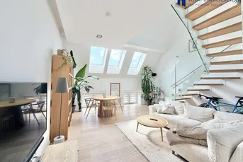 Modern renovierte klimatisierte Dachgeschoß-Wohnung mit Terrasse und Blick auf den Stephansdom