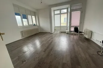 Provisionsfrei! Zentrale Frequenzlage in Kirchschlag - Geschäftslokal/Büro/Ordination im Erdgeschoss