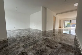 FRISCH SANIERTER FAMILIENTRAUM - 5 ZIMMER!!!