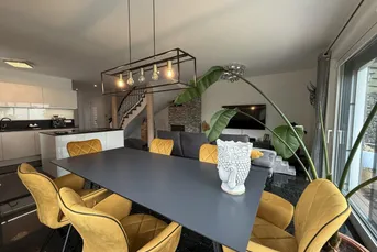 Stilvolle Doppelhaushälfte mit Dachterrasse &amp; Schneebergblick