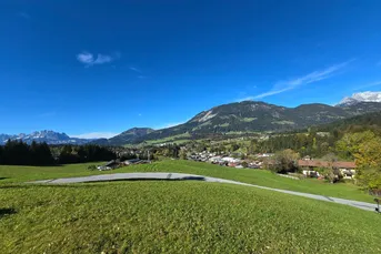 Sonniges Grundstück mit traumhaftem Bergblick