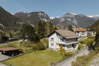 Wohnen mit Herz – Familienhaus auf großem Grundstück in ruhiger Lage – alt aber gepflegt