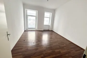 Günstige 3 - Zimmer Wohnung mit Balkon! Im 1.ten Liftstock