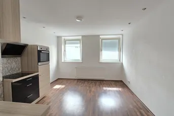 Schöne 4 Zi. Wohnung Erdgeschoß